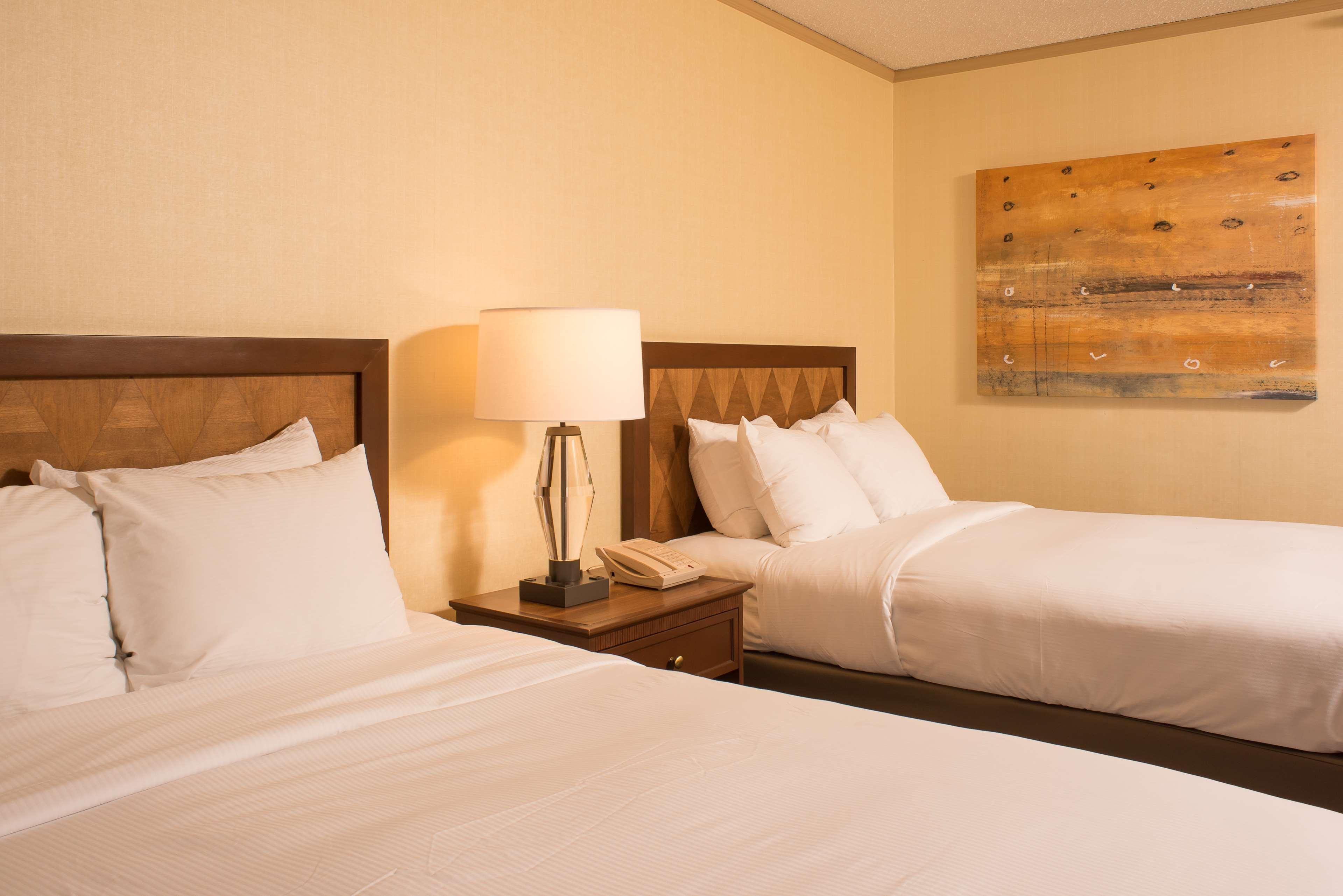 Doubletree By Hilton Tulsa At Warren Place Exteriör bild