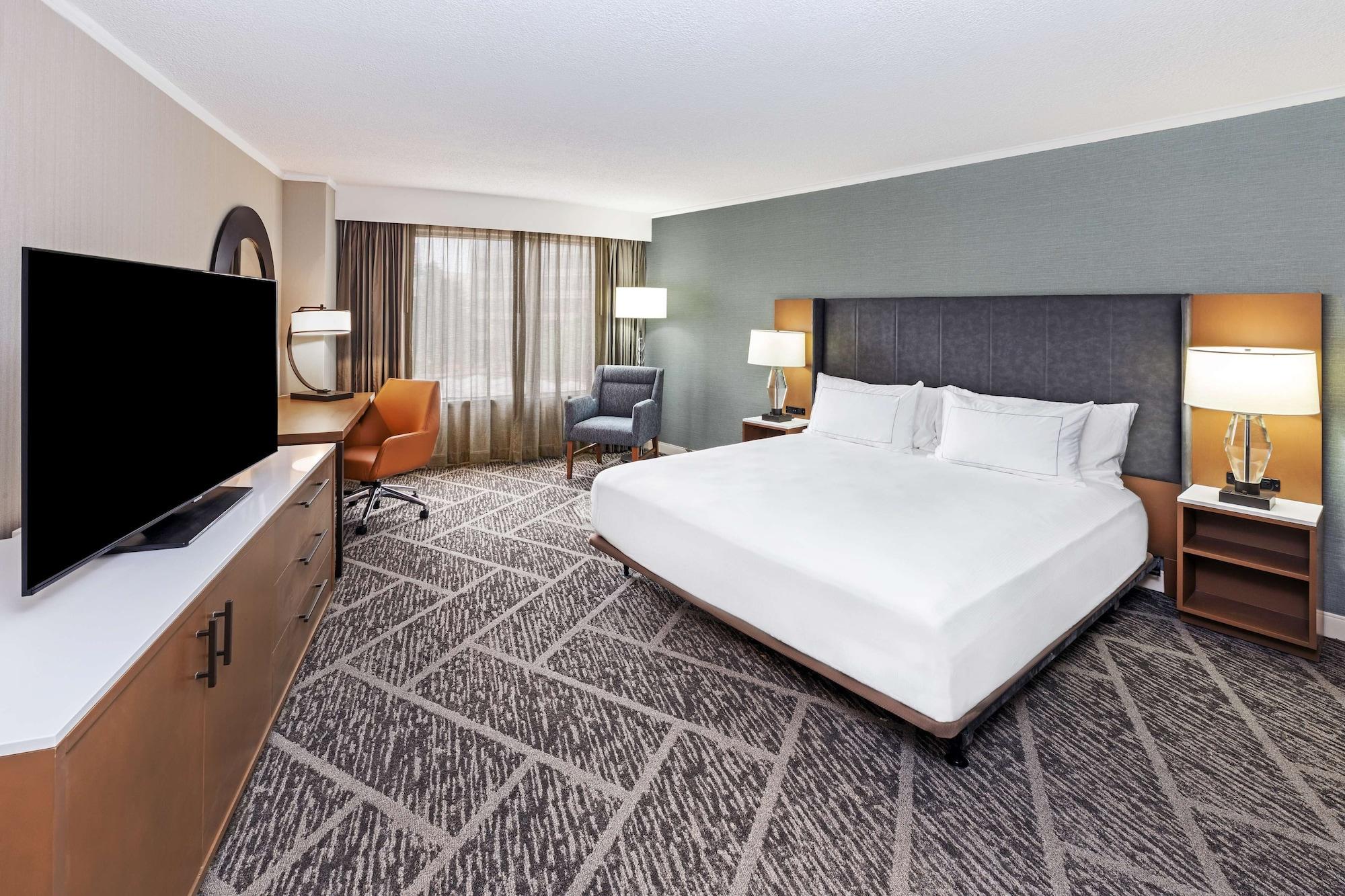 Doubletree By Hilton Tulsa At Warren Place Exteriör bild