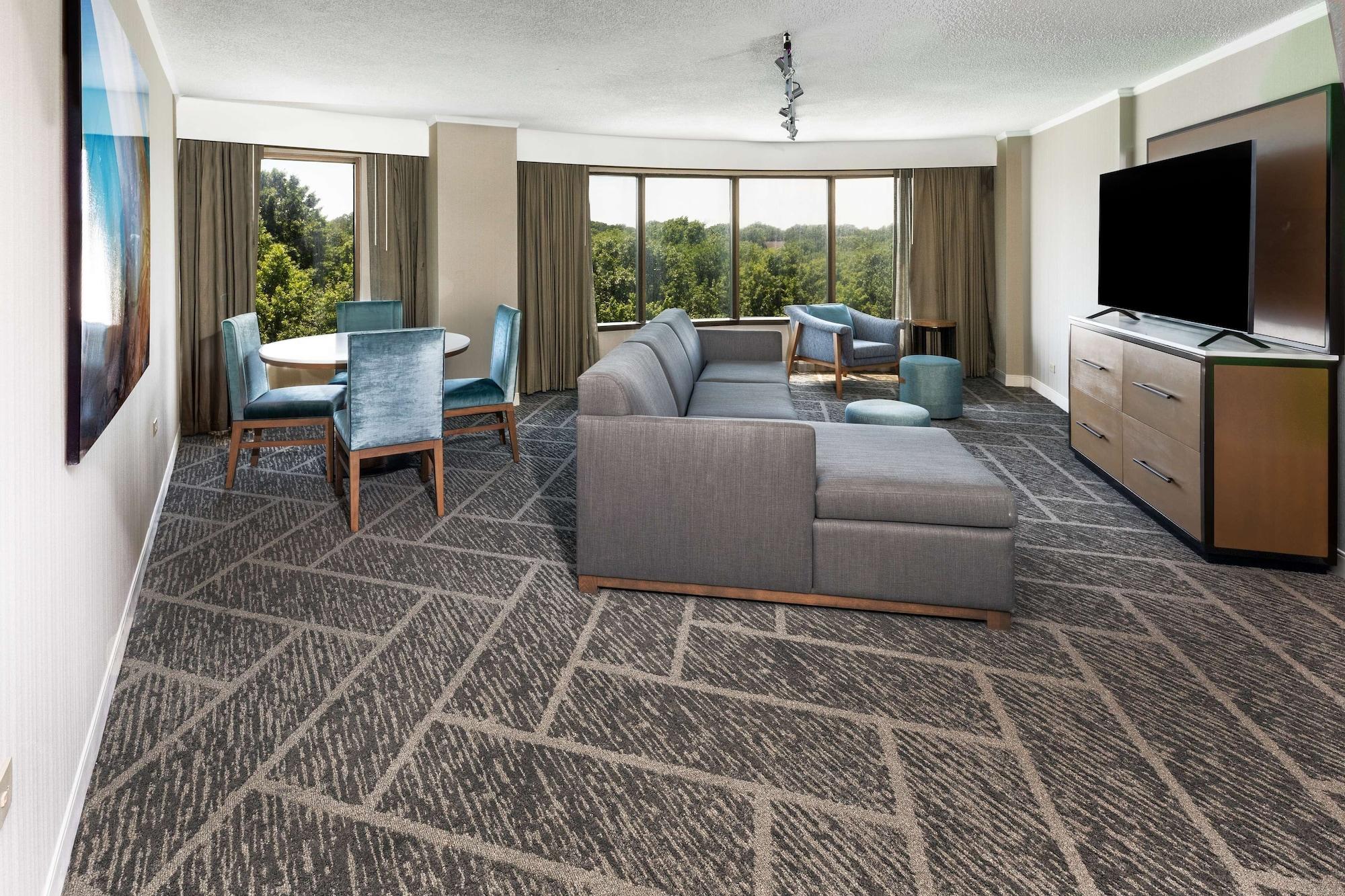 Doubletree By Hilton Tulsa At Warren Place Exteriör bild