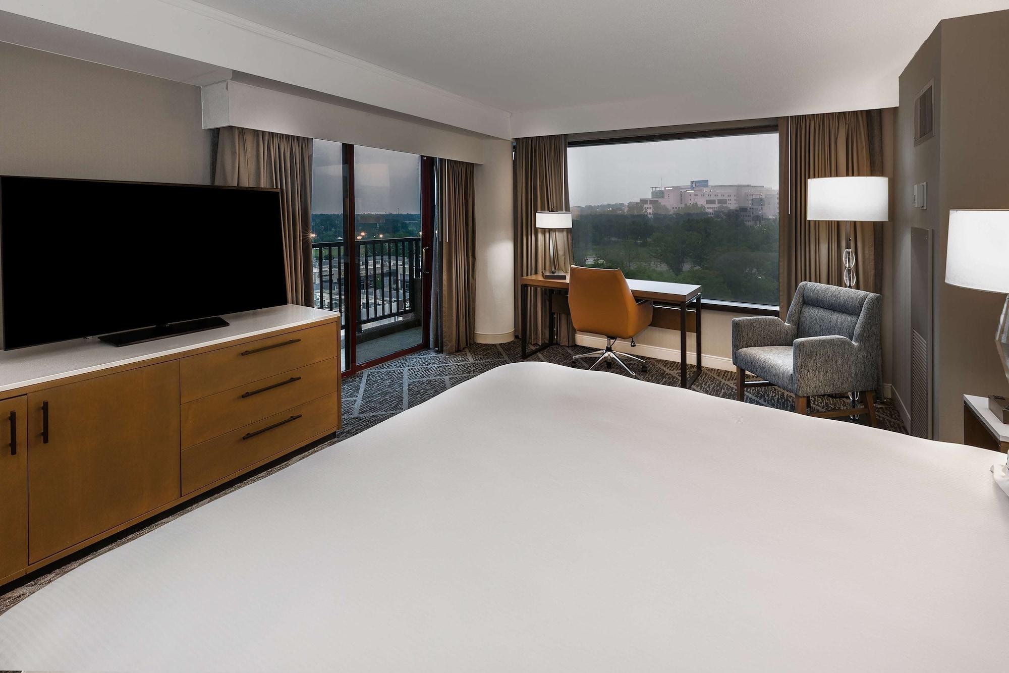 Doubletree By Hilton Tulsa At Warren Place Exteriör bild
