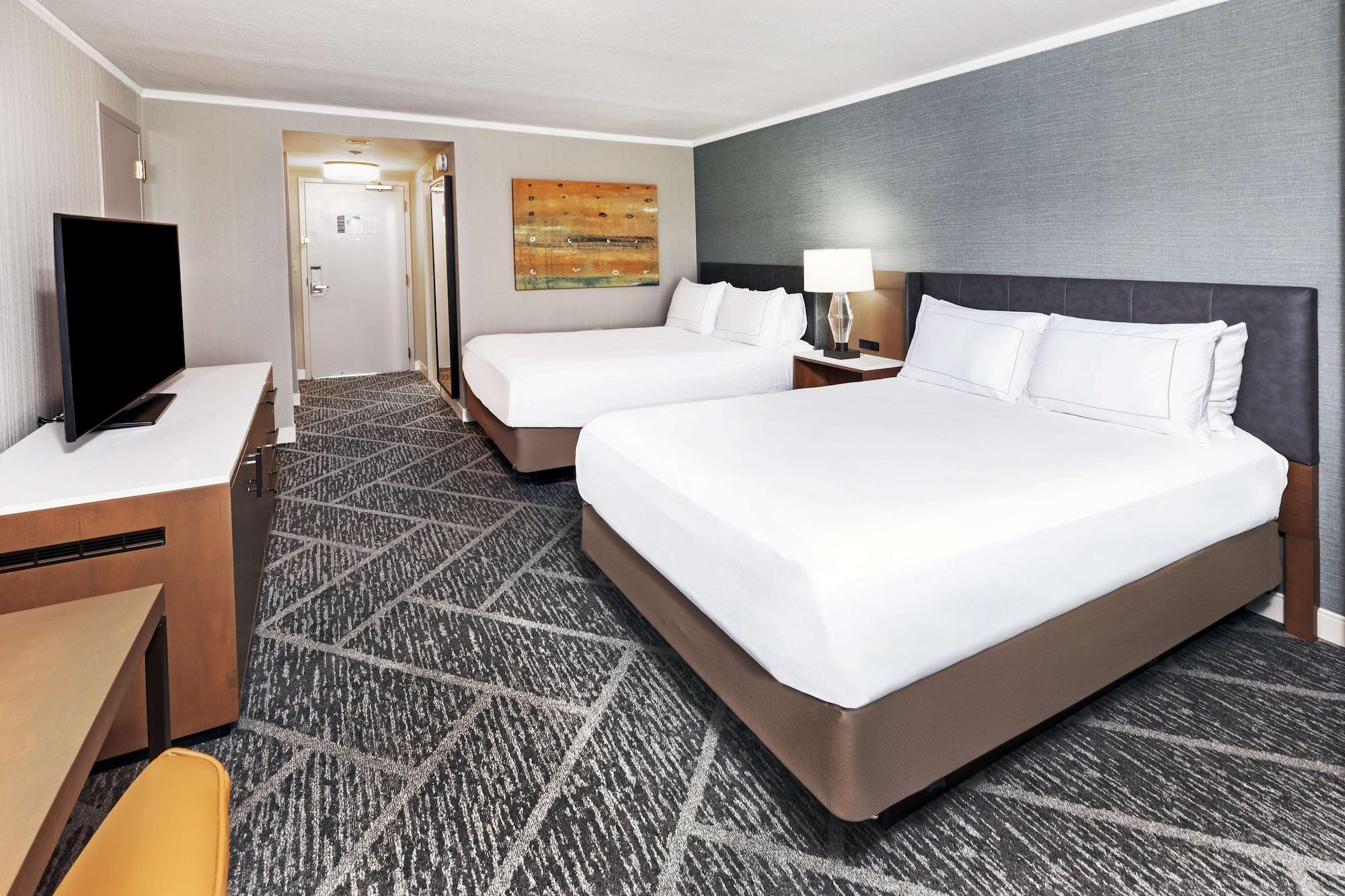 Doubletree By Hilton Tulsa At Warren Place Exteriör bild