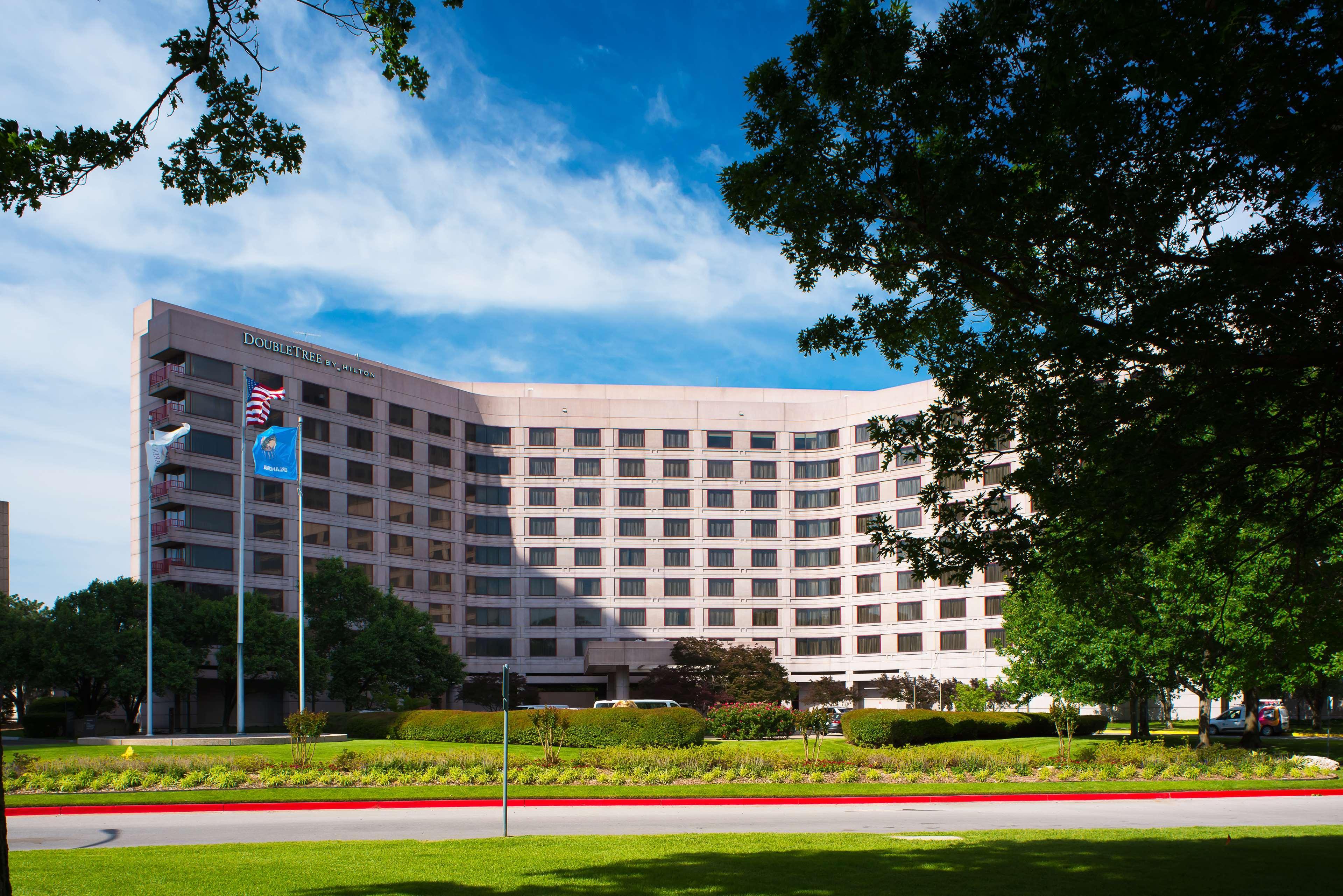 Doubletree By Hilton Tulsa At Warren Place Exteriör bild